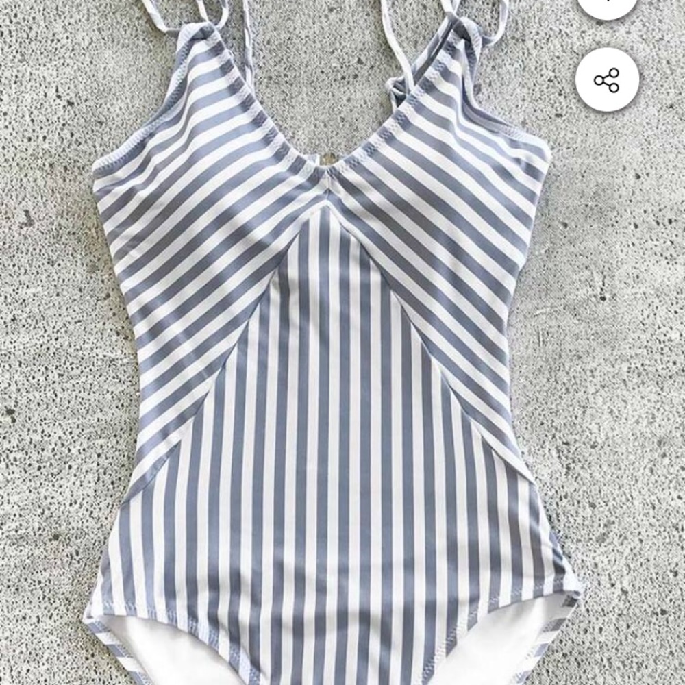 Cup She All About Stripe one piece bathing suit